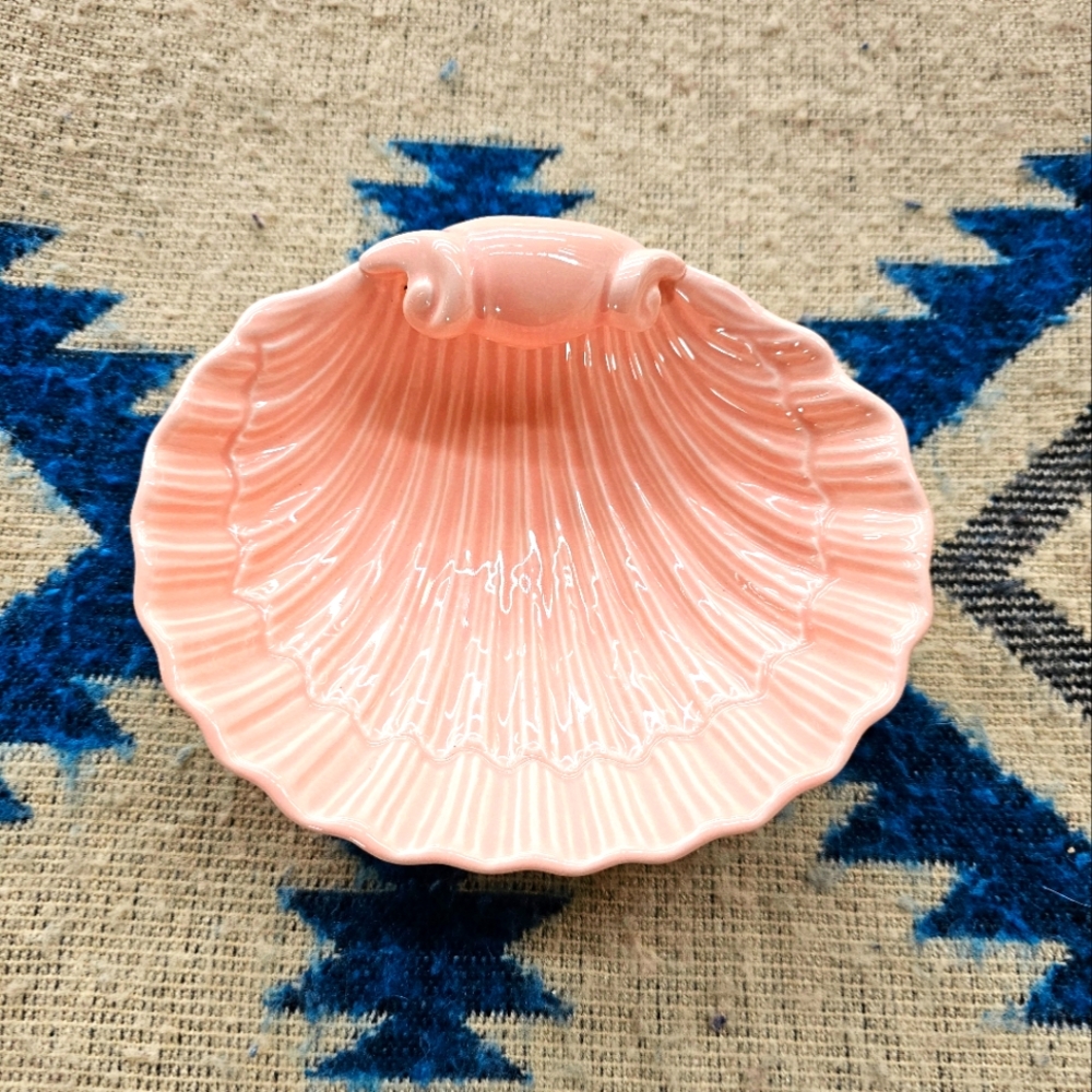 Pretty Pink Seashell Soap Dish